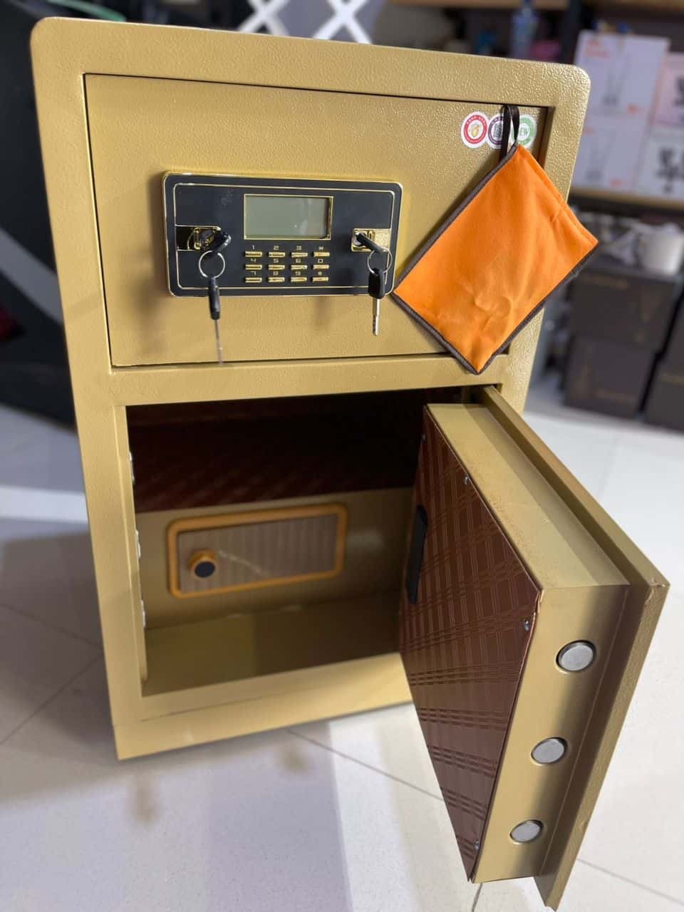 Coffre-Fort Beige Clair 110kg – Sécurité Renforcée à Code et Clé